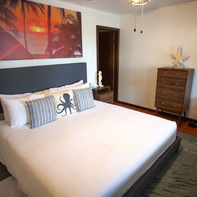http://Tropical%20bedroom%20suite%20with%20sunrise%20views%20and%20serene%20decor%20for%20relaxation%20and%20comfort.