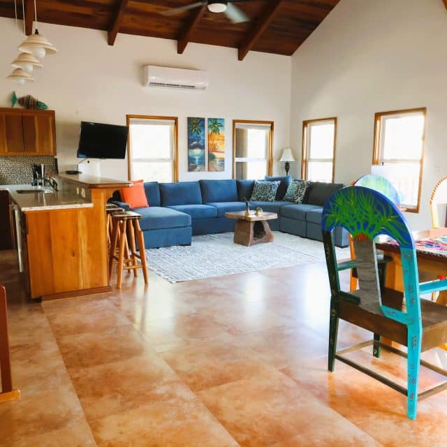 http://Bright%20Villa%20Great%20Room%20with%20Comfortable%20Seating
